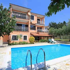 https://apartments-susy-pula.in-istria.net